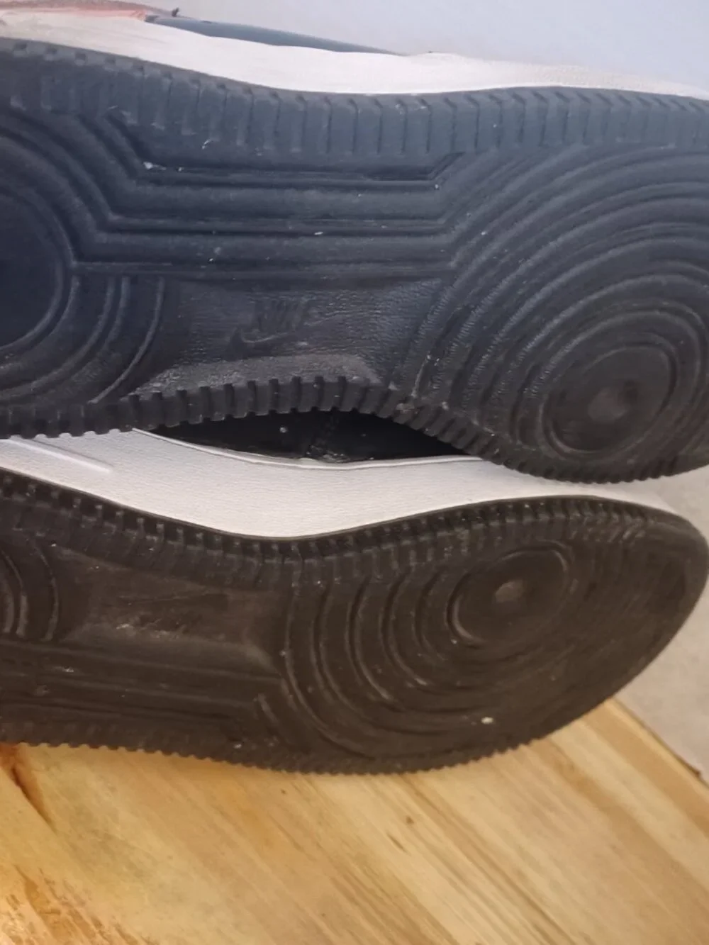 NIKE AIR FORCE 1 PREMIUM HOLIDAY SHOES SIZE 9